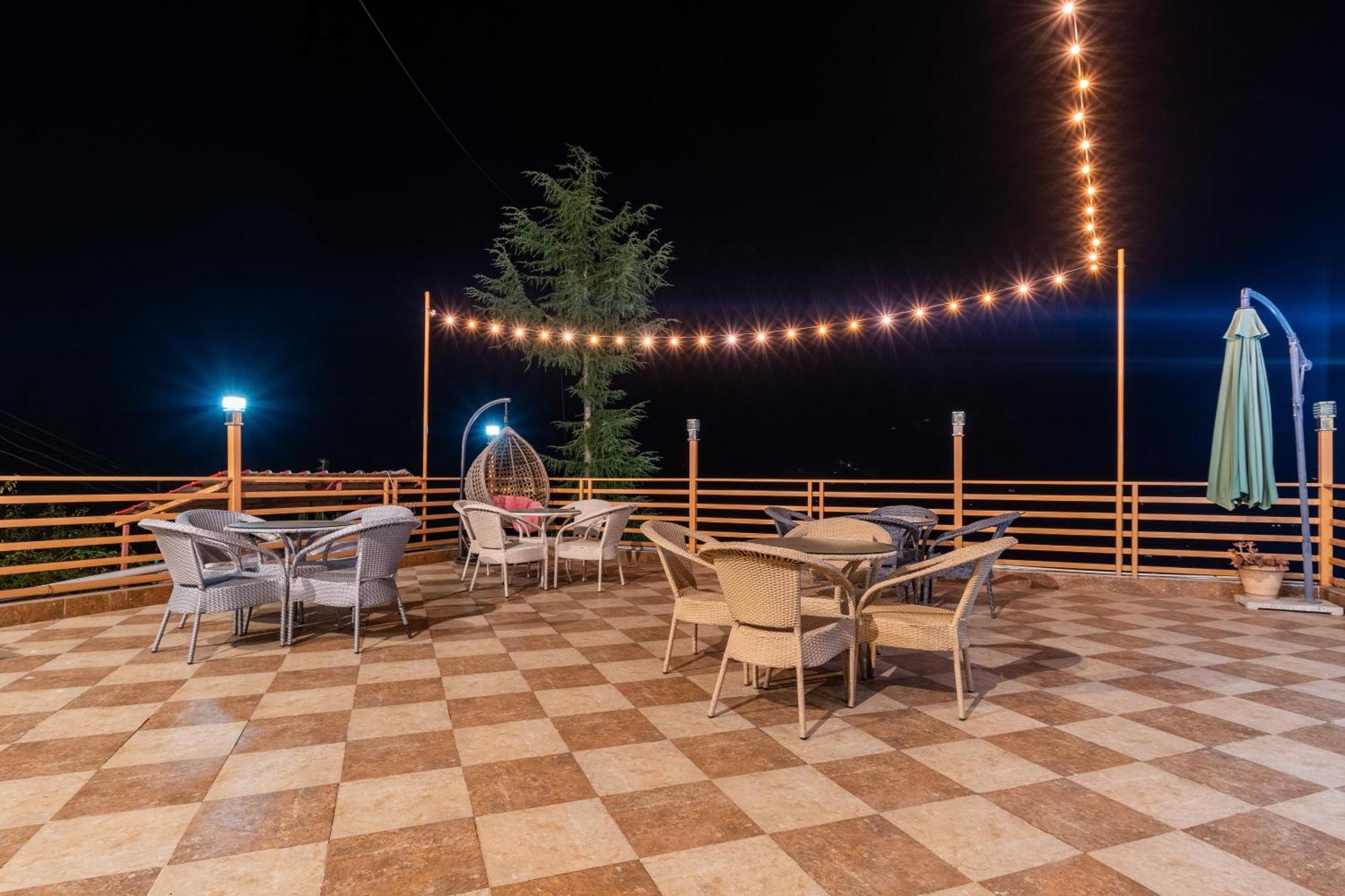 Wood Crista Kufri Near An Apple Orchard Hotel Exterior foto