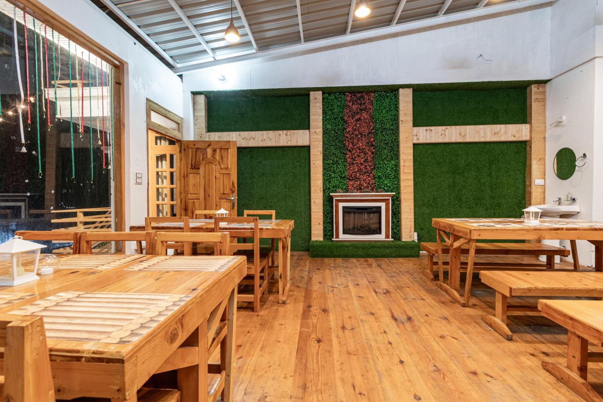 Wood Crista Kufri Near An Apple Orchard Hotel Exterior foto
